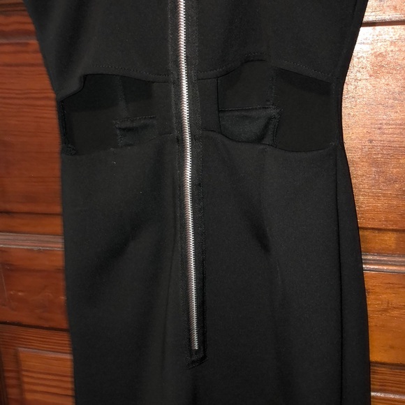 Black mini dress with open back and front - Picture 7 of 8